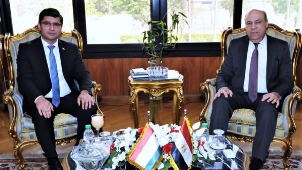 وزير الطيران المدني يبحث مع سفير طاجيكستان فرص التوسع وزير الطيران المدني يبحث مع سفير طاجيكستان فرص التوسع