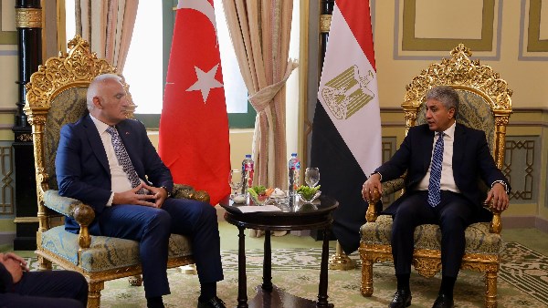 مصر وتركيا تبحثان سبل تعزيز التعاون في مجال السياحة والآثار مصر وتركيا تبحثان سبل تعزيز التعاون في مجال السياحة والآثار