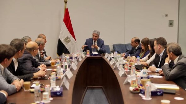 وزير السياحة يكشف عن مستجدات تطوير وتحسين التجربة السياحية بمنطقة الأهرامات وزير السياحة يكشف عن مستجدات تطوير وتحسين التجربة السياحية بمنطقة الأهرامات