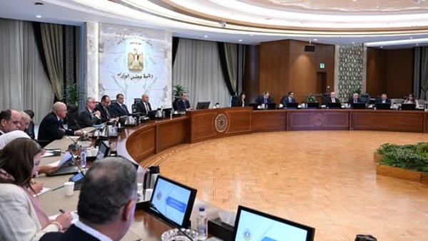 وزير النقل يستعرض محاور مراجعة وتحديث البرنامج الوطني لتنمية صناعة السيارات وزير النقل يستعرض محاور مراجعة وتحديث البرنامج الوطني لتنمية صناعة السيارات