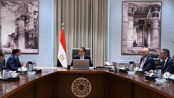 رئيس الوزراء يستعرض جهود تعزيز استدامة جهاز تنمية المشروعات المتوسطة والصغيرة رئيس الوزراء يستعرض جهود تعزيز استدامة جهاز تنمية المشروعات المتوسطة والصغيرة