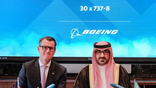 "آفي ليس" السعودية تطلب شرا ء 30 طائرة جديدة "آفي ليس" السعودية تطلب شرا ء 30 طائرة جديدة