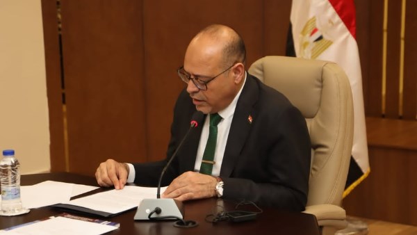 صرف مليون و594 ألف جنيه رعاية اجتماعية وصحية لـ 1098 عاملًا غير منتظم صرف مليون و594 ألف جنيه رعاية اجتماعية وصحية لـ 1098 عاملًا غير منتظم