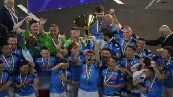 نابولي يتوج ببطولة الدوري الإيطالي نابولي يتوج ببطولة الدوري الإيطالي