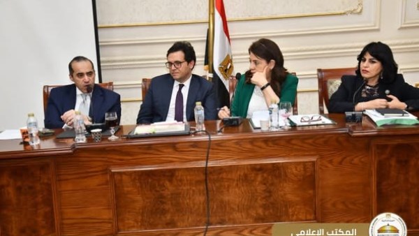 وزير الشؤون النيابية يُطمئِن الموظفين: لا مساس بكم وزير الشؤون النيابية يُطمئِن الموظفين: لا مساس بكم