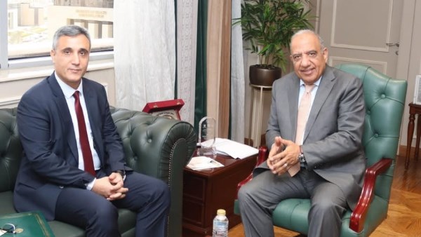 تعزيز التعاون بين مصر والجزائر في مجالات الكهرباء والطاقة المتجددة تعزيز التعاون بين مصر والجزائر في مجالات الكهرباء والطاقة المتجددة
