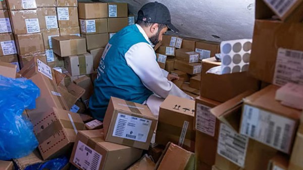 ضبط أكثر من 35 ألف منتج مغشوش لهواتف ذكية وملحقاتها في الرياض ضبط أكثر من 35 ألف منتج مغشوش لهواتف ذكية وملحقاتها في الرياض