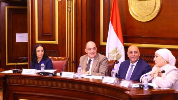 تفاصيل افتتاح معرض دائم للأسر المنتجة بالقاهرة قبل نهاية العام الجاري تفاصيل افتتاح معرض دائم للأسر المنتجة بالقاهرة قبل نهاية العام الجاري