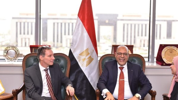 وزير العمل 