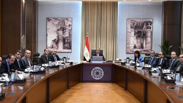 مدبولي: جهود مستمرة لاستدامة خفض الدين وجذب الاستثمارات مدبولي: جهود مستمرة لاستدامة خفض الدين وجذب الاستثمارات