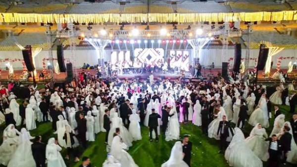 صندوق «تحيا مصر» والمنطقة الشمالية يحتفلان بزفاف 600 شاب وفتاة من الأسر الأولى بالرعاية صندوق «تحيا مصر» والمنطقة الشمالية يحتفلان بزفاف 600 شاب وفتاة من الأسر الأولى بالرعاية