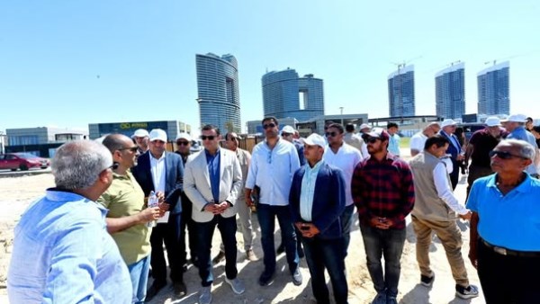 وزير الإسكان يتفقد عددًا من المشروعات بمدينة العلمين الجديدة وزير الإسكان يتفقد عددًا من المشروعات بمدينة العلمين الجديدة