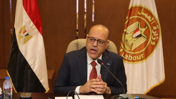 وزير العمل محمد جبران وزير العمل محمد جبران