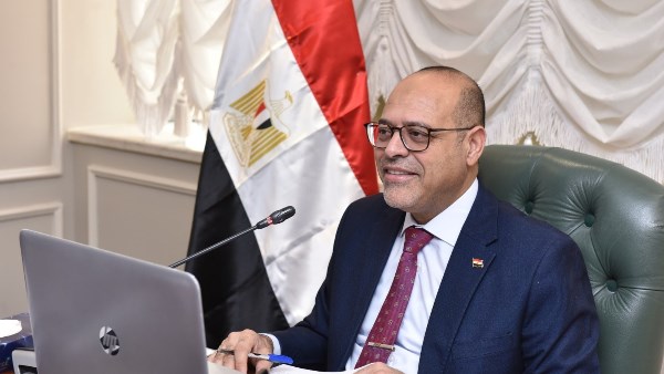 وزير العمل محمد جبران وزير العمل محمد جبران
