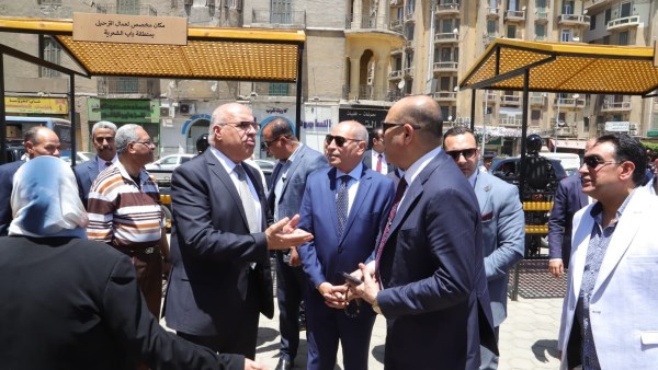 أماكن انتظار لائقة لعمال التراحيل أماكن انتظار لائقة لعمال التراحيل