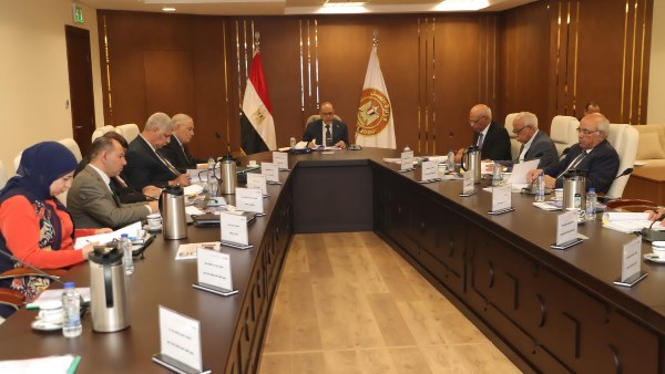 وزير العمل محمد جبران وزير العمل محمد جبران