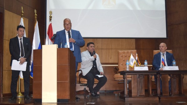 أيمن العشري أيمن العشري