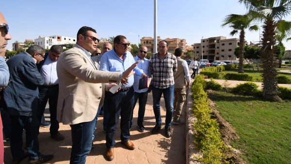 وزير الإسكان يستكمل جولته اليوم بتفقد محاور وطرق مدينة الشروق