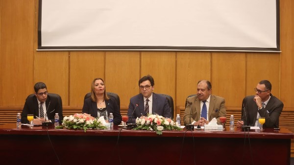 وزير الثقافة يستعرض مشروع القرار الوزاري بفتح باب الترشح لمنصب رئيس أكاديمية الفنون وزير الثقافة يستعرض مشروع القرار الوزاري بفتح باب الترشح لمنصب رئيس أكاديمية الفنون