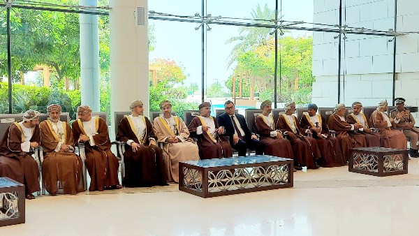 وزير الإسكان يصل إلى مسقط ويُشارك في افتتاح معرض ومؤتمر عُمان العقاري وأسبوع التصميم والبناء العشرين