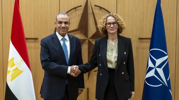 وزير الخارجية والهجرة يجتمع مع مجلس حلف الشمال الأطلسى "الناتو"