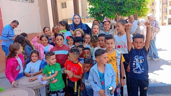 ورش متنوعة للثقافة في برنامج «فرحة العيد» مع الأطفال بالمناطق الجديدة الآمنة ورش متنوعة للثقافة في برنامج «فرحة العيد» مع الأطفال بالمناطق الجديدة الآمنة