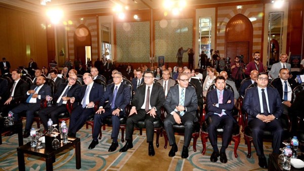 وزير الإسكان 