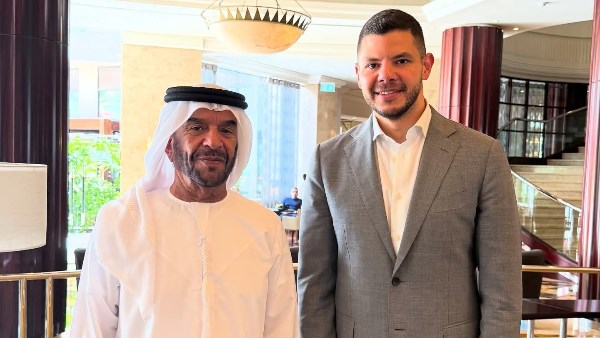 أحمد منصور والشيخ سرور بن محمد آل نهيان أحمد منصور والشيخ سرور بن محمد آل نهيان