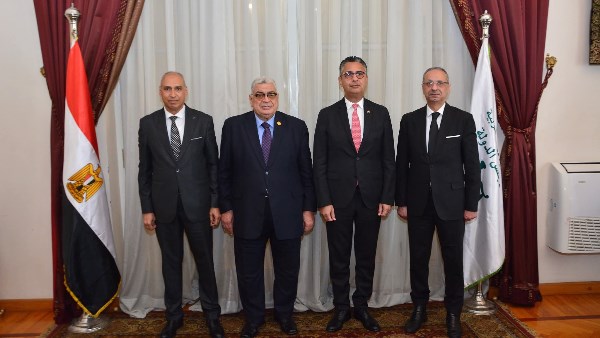 وزير التموين