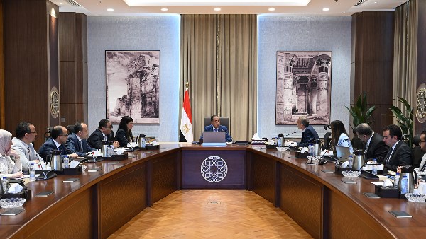 اجتماع رئيس مجلس الوزراء اجتماع رئيس مجلس الوزراء