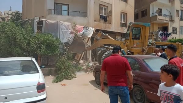 إشغالات ومحال مخالفة.. استجابة لشكاوى سكان المعادي إشغالات ومحال مخالفة.. استجابة لشكاوى سكان المعادي