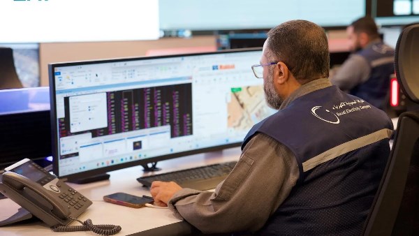 موسم الحج.. رفع الطاقة الاستيعابية للشبكة الكهربائية بالمشاعر المقدسة موسم الحج.. رفع الطاقة الاستيعابية للشبكة الكهربائية بالمشاعر المقدسة