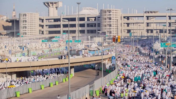 وزير الحج والعمرة يتابع ميدانيًا خدمات الحجاج في منى ومنشأة الجمرات