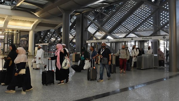  عبر قطار الحرمين السريع.. رحلات منتظمة لنقل الحجاج إلى المدينة المنورة