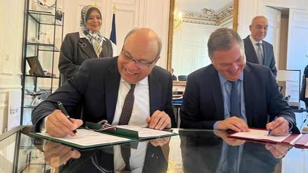 مصر وفرنسا توقعان اتفاقية ترتيبات فنية لتعزيز التعاون في مجالات الطيران المدني مصر وفرنسا توقعان اتفاقية ترتيبات فنية لتعزيز التعاون في مجالات الطيران المدني