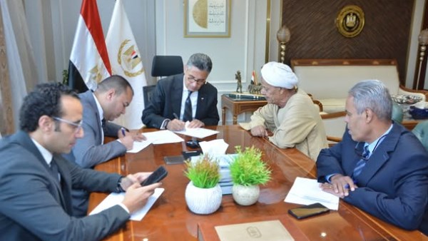 وزير التموين يناقش طلبات أعضاء مجلسي النواب والشيوخ ويوجه بتلبيتها وزير التموين يناقش طلبات أعضاء مجلسي النواب والشيوخ ويوجه بتلبيتها