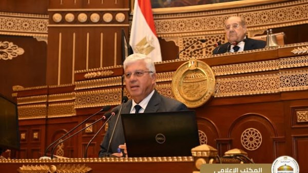 وزير التعليم العالي يستعرض جهود وخطة إعداد المعلم في الجامعات المصرية وزير التعليم العالي يستعرض جهود وخطة إعداد المعلم في الجامعات المصرية