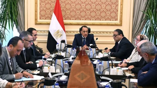 رئيس الوزراء يستعرض سيناريوهات التحوط ضد مخاطر الظروف الجيوسياسية رئيس الوزراء يستعرض سيناريوهات التحوط ضد مخاطر الظروف الجيوسياسية