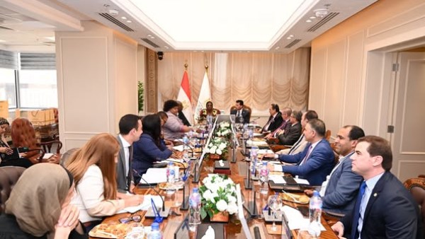 وزير الرياضة يبحث آخر مستجدات استضافة مصر لدورة الألعاب الأفريقية 2027 وزير الرياضة يبحث آخر مستجدات استضافة مصر لدورة الألعاب الأفريقية 2027
