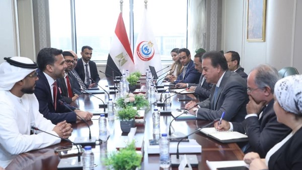 وزير الصحة يبحث فرص الاستثمار مع «برجيل القابضة» لتوطين الصناعات الطبية في مصر وزير الصحة يبحث فرص الاستثمار مع «برجيل القابضة» لتوطين الصناعات الطبية في مصر