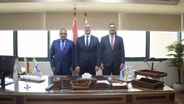 وزير البترول يشهد توقيع اتفاقية جديدة لإجراء مسح سيزمي إقليمي بمناطق جنوب الصحراء الغربية وزير البترول يشهد توقيع اتفاقية جديدة لإجراء مسح سيزمي إقليمي بمناطق جنوب الصحراء الغربية