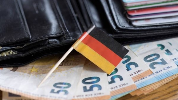تراجع معنويات المصدرين الألمان بسبب تهديدات الرسوم الأمريكية تراجع معنويات المصدرين الألمان بسبب تهديدات الرسوم الأمريكية