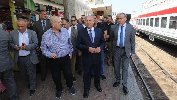 وزير الصناعة والنقل وزير الصناعة والنقل