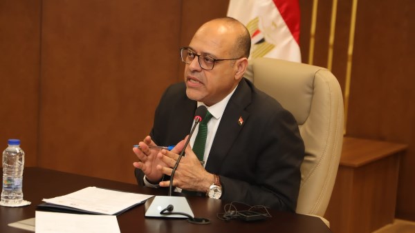 وزير العمل وزير العمل