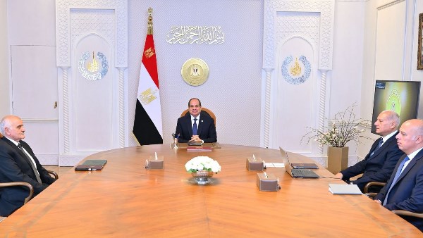 الرئيس عبد الفتاح السيسي الرئيس عبد الفتاح السيسي