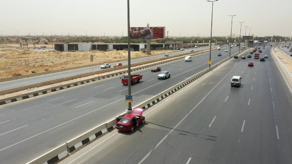الحارة المخصصة لمسار الأتوبيس الترددي الحارة المخصصة لمسار الأتوبيس الترددي