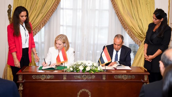 وزير الخارجية والهجرة وزير الخارجية والهجرة