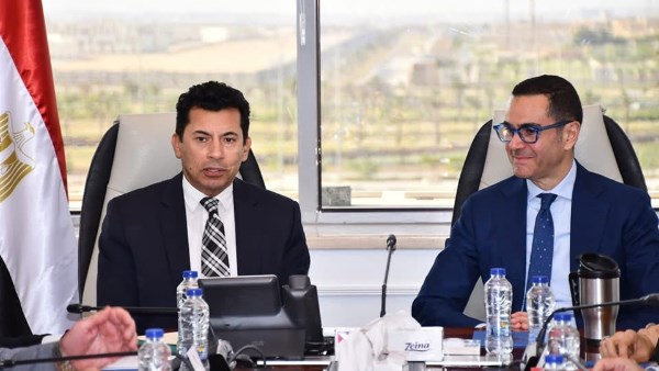 في اجتماع مشترك بين وزارتي الشباب والاستثمار..بحث فرص الاستثمار الرياضي
