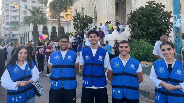 متطوعو YLY يستقبلون المصليين بشوارع  وساحات محافظات مصر