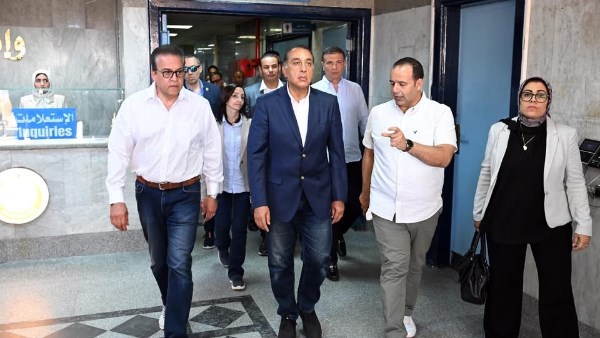 رئيس الوزراء يتفقد مستشفى وادي النطرون التخصصي رئيس الوزراء يتفقد مستشفى وادي النطرون التخصصي